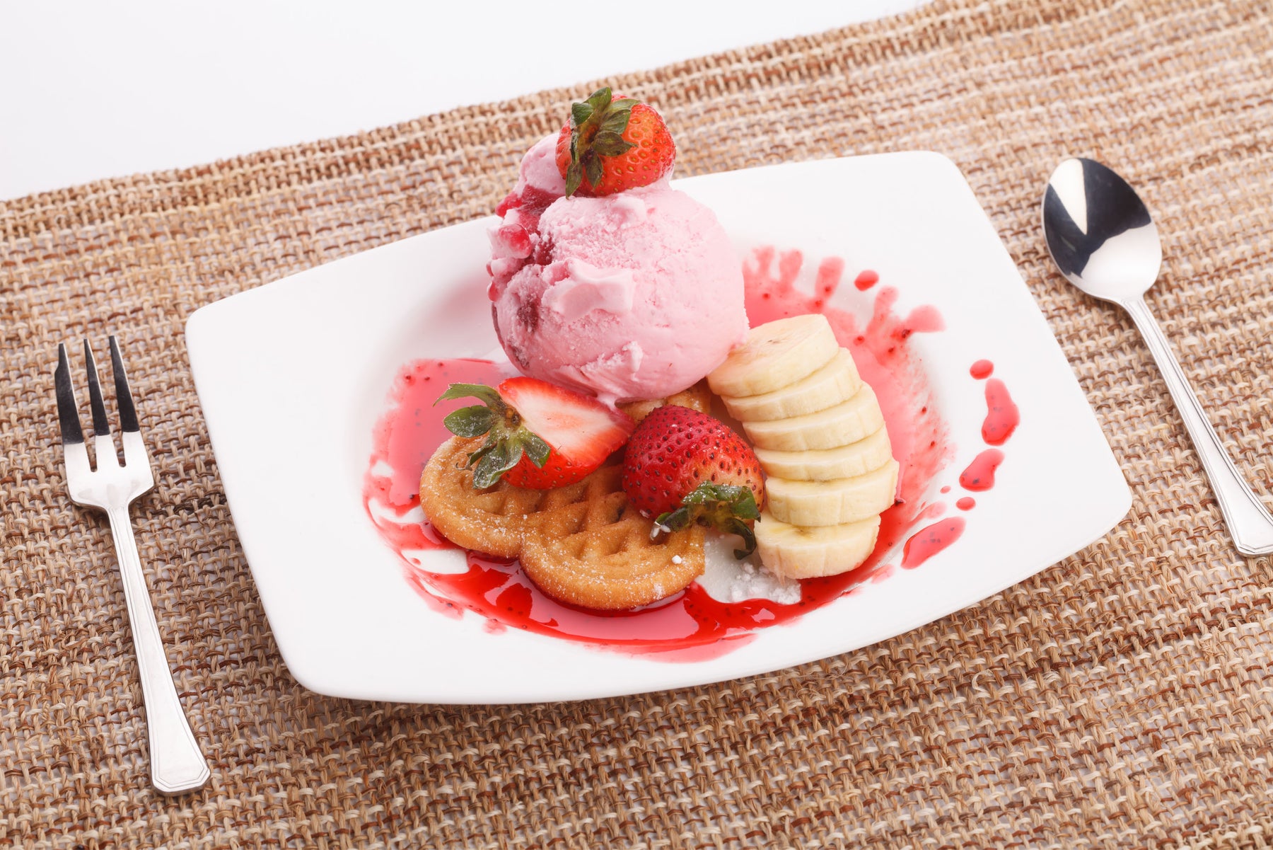 a bowl of banana strawberry ice cream