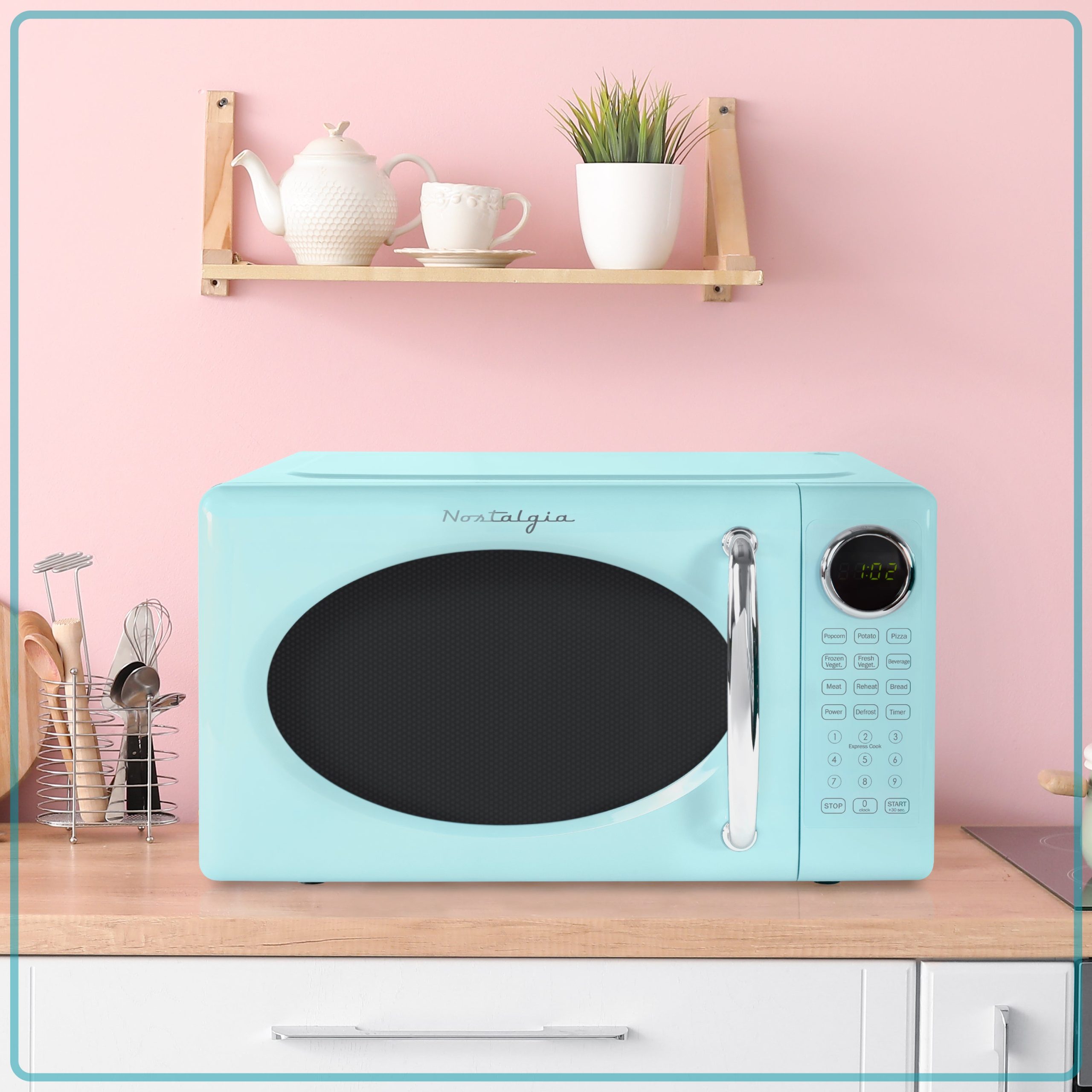 Retro Microwave Oven - 0.7 Cu Ft & 700-Watt Countertop Microwave with Glass Turntable. Child Safety Lock. 8 Auto-Cook Programs & Digital Clock - Image 6